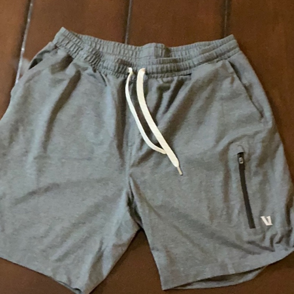 Vuori Gray Athletic Shorts with Elastic Waistband and Drawstring